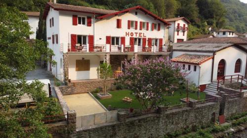 Valcarlos House | Clementenia