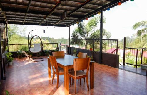 Alfonso House | Cleofe's Place, Unique 3BR villa near Tagaytay City