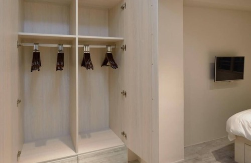 Sheung Wan Apartment | Cleverly Luxury Studio *8B