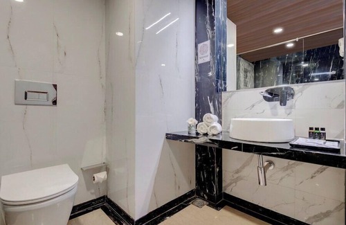Sindhi Camp Hotel | Click Collection Jaipur