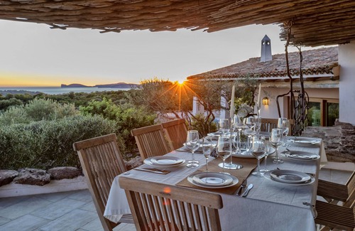 Alghero Villa | ClickSardinia Villa Tempra. Luxury retreat for peace of mind. Min. stay 28 night