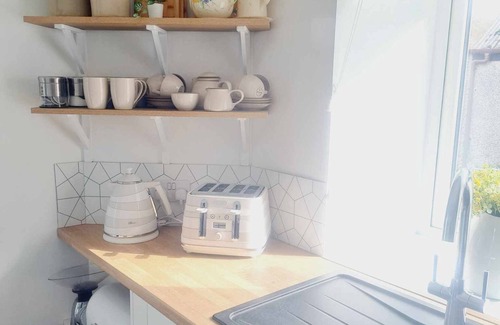 Ardroil House | CLIFF COTTAGE, 3 bedroom hebridean accommodation by Uig's Cliff Beach!