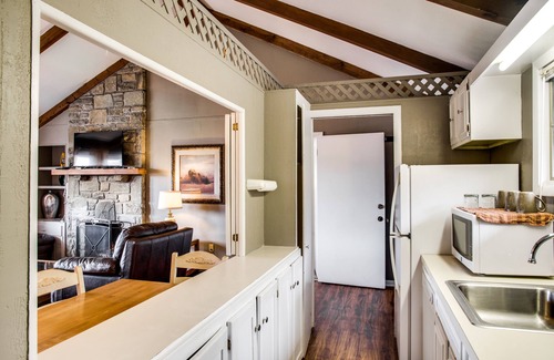 Blowing Rock Hotel | Cliff Dwellers Inn