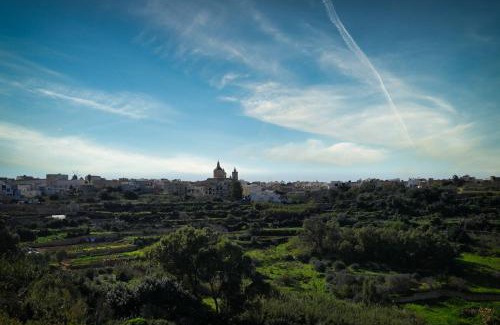 Xaghra Apartment | Cliff Edge Apartment in Xaghra