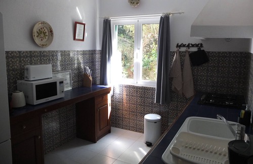 Vale de Covo Villa | Cliff top villa set in a luxuriant garden with sea view