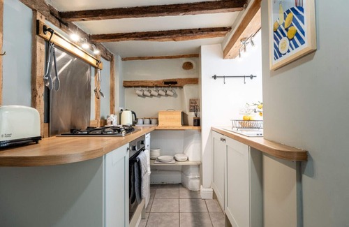 Clifford Chambers Cottage | Clifford Chambers - Cosy 2BD Home, Perfect For Family