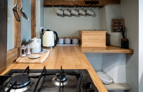 Clifford Chambers Cottage | Clifford Chambers - Cosy 2BD Home, Perfect For Family
