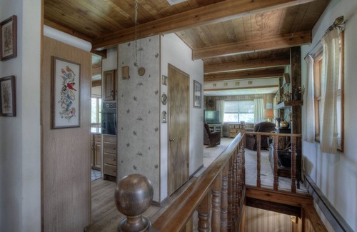 Rimrock House | Cliffside Cabin amongst trees, serene w/Views.