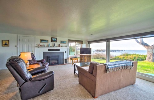 Coos Bay House | Cliffside Lighthouse Beach Home with Ocean View