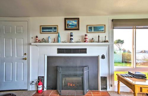 Coos Bay House | Cliffside Lighthouse Beach Home with Ocean View