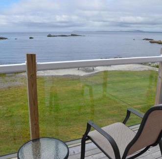 Indian Harbour Hotel | Clifty Cove Motel