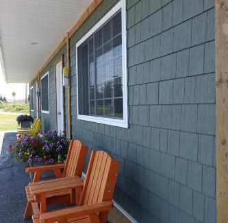 Indian Harbour Hotel | Clifty Cove Motel