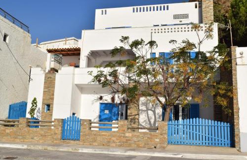 Ormos Korthiou House | CLIO'S BEACH HOUSE - DELUXE BEACH FRONT PROPERTY