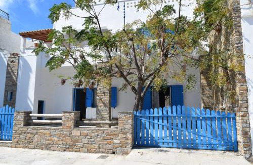 Ormos Korthiou House | CLIO'S BEACH HOUSE - DELUXE BEACH FRONT PROPERTY