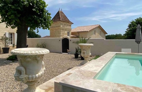 Merignas House | Clos Stella, quiet and stylish gîte near St Emilion and Sauternes