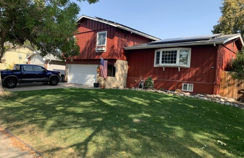 Aurora House | close 2 Aurora hospitals, Cherry creek state park, 10 min Downto, 20 min 2 Dia