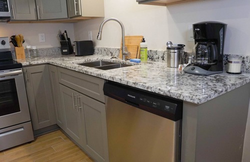 Biloxi Apartment | 🔥CLOSE 2 SHORE❤️ | SLEEPS 3 W/BEACH VIEWS