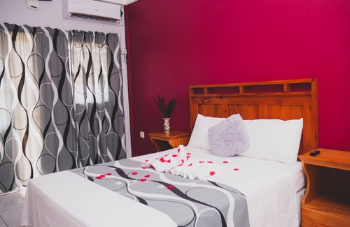 Vieux Fort House | Close proximity to the International Airport and Sandy Beaches