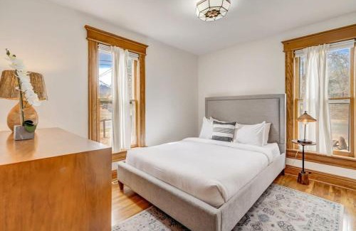 West Colorado Springs Apartment | Close to All the Action-Walk to Garden of the Gods