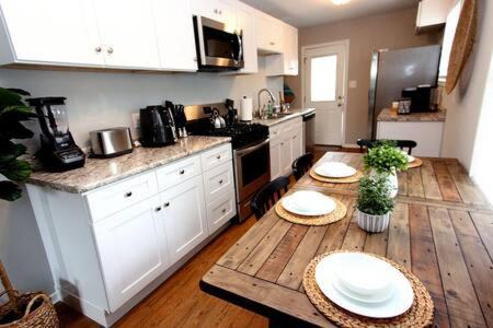 Michigan City House | Close to Beach, W&D, Pet friendly, Dunes, Casino