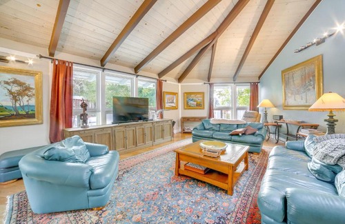 Aptos House | Close to Beaches and Hiking Beautiful Aptos Abode