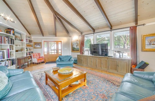 Aptos House | Close to Beaches and Hiking Beautiful Aptos Abode