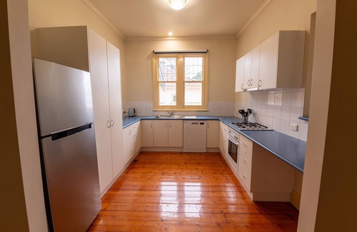 Kennington House | Close to Bendigo CBD - Spacious Home 3BR 2Bath WiFi Quiet Location