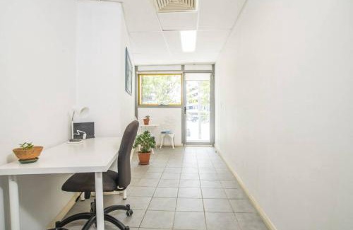 Waterloo Apartment | Close to city Peaceful studio at Waterloo wifi Parking