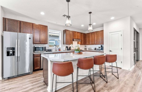 Austin House | Close to CotA & Downtown | Cozy & Luxe | 4BR