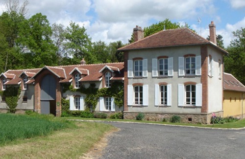 Mouroux House | Close to Disney & Paris splendor & authentically renovated Brie farmhouse