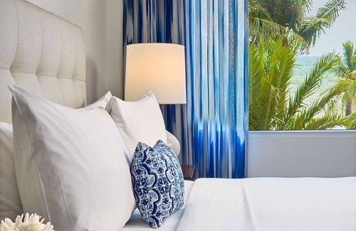 East Fort Lauderdale Hotel | Close to Downtown Fort Lauderdale! Ocean View! Parking, Pool, Pets Allowed!