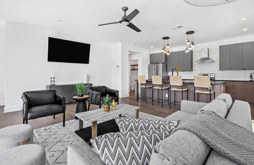 Rosewood House | Close to Downtown, Stylish, Pool | Avante-Garde