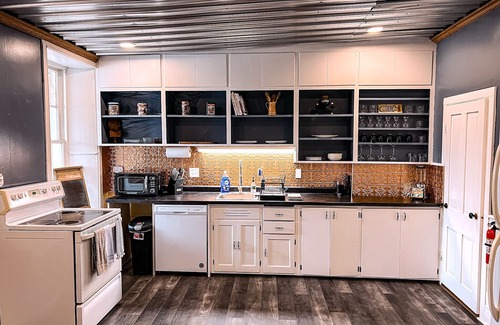 Downtown Apartment | Close to Local Opera House - On the main drag