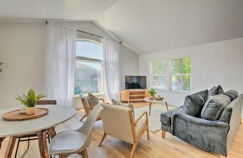 Grants Pass Apartment | Close to Parks and Brews Sunny Grants Pass Apt!