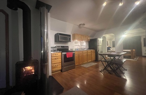 Susitna North Cottage | Close to Talkeetna, with easy access to Parks Hwy, walk to Denali Brewery Co.