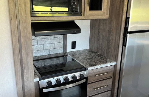 Delta RV Rental | Close to Talladega, Cheha Mountain State Park, Lake Wedowee, and fishing.