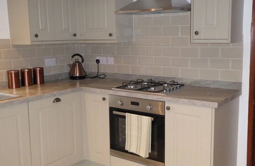 Icklesham Cottage | Close to the beach and to historic Rye - delightful 3 bed Cottage & garden