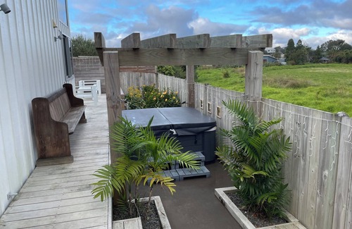 Tairua House | Close to the Beach, Modern, Well-Appointed