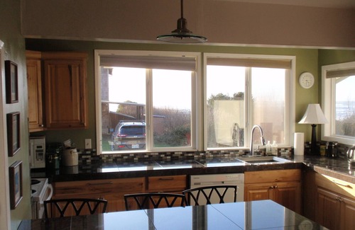 Cape Meares Cottage | Close to the Beach! Ocean View from every room! Pet Friendly 3- bedroom house