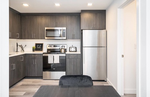 Fort Gary Apartment | Close to UM + South Winnipeg + Bright 2 Bdr +Free Parking (103-30 UC)