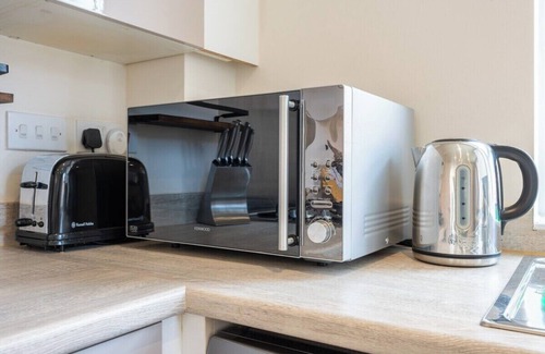 Acresford House | Close to Warwick University - Clover Way by Tŷ SA