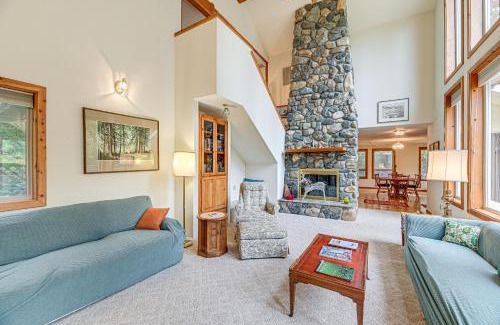 Murphy House | Close to Wine Trail Home with Deck Near Applegate