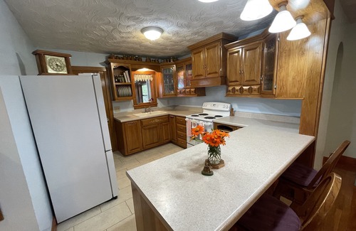 Park City House | Closest home to Mammoth Cave Nat’l Park. Pet friendly.