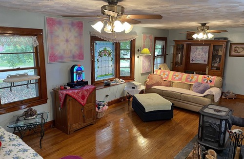 Park City House | Closest home to Mammoth Cave Nat’l Park. Pet friendly.