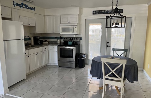Saint James City Apartment | Closest Inn to Deep Water in St James City. Perfect for monthly rentals!