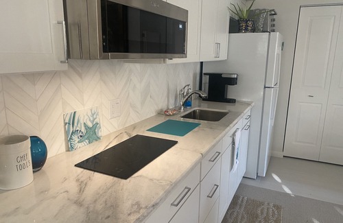 Vanderbilt Beach Apartment | Closest studio to Vanderbilt Bch, lovely remodel, yard, has everything & extras!