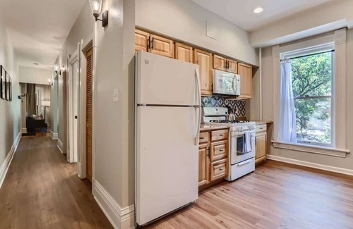City Park Apartment | Cloud by Modern Midstay 1 Block to City Park #C8
