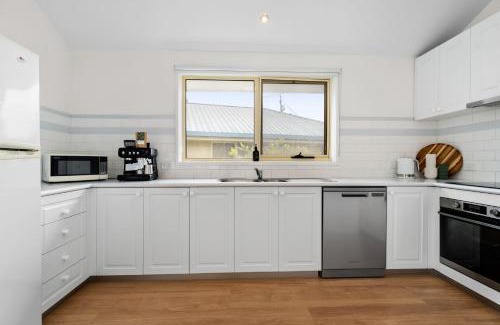 Apollo Bay House | Cloud Nine - Centre of town, walk everywhere