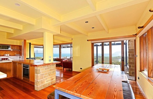 South Bruny House | Cloudy Bay Villa - Cloudy Bay Villa offers visitors a unique experience on secluded south Bruny Island. This spectacular two-story house on a gentle rise over Whalebone Point offers some of the best views in Tasmania.