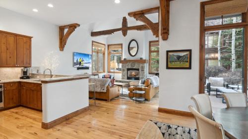Edwards House | Clover Chalet
